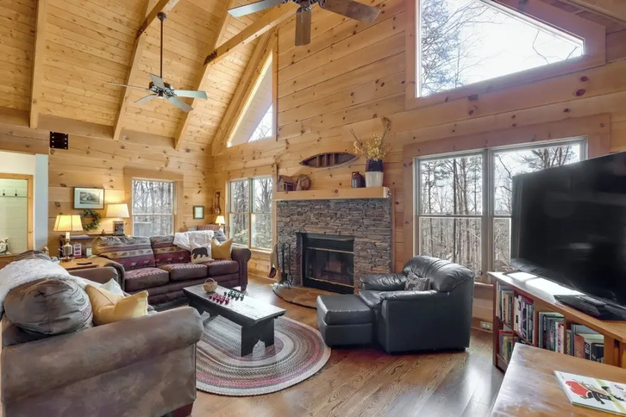 Family-friendly Jasper Cabin With Deck!
