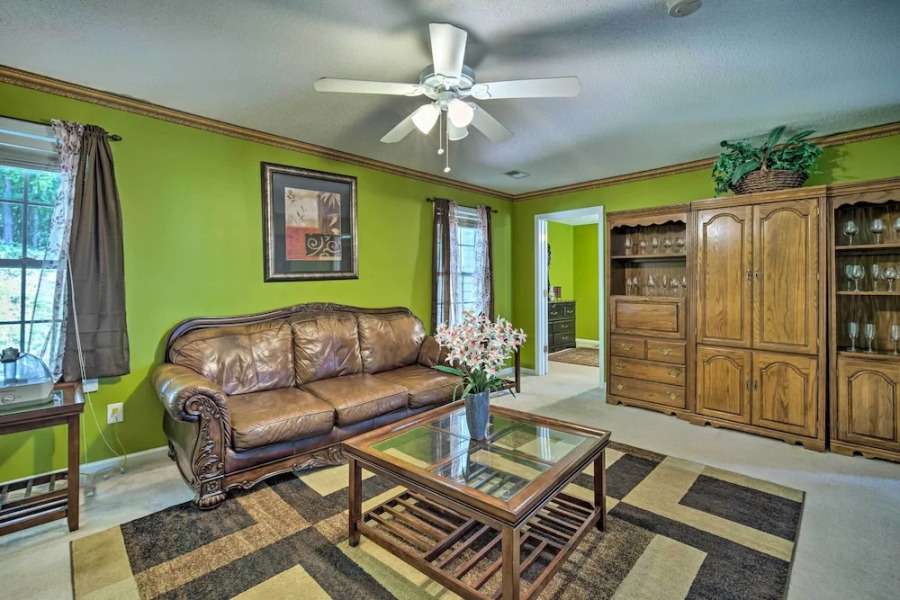 Spacious Acworth Home w/ Deck ~ 1 Mi to Lake