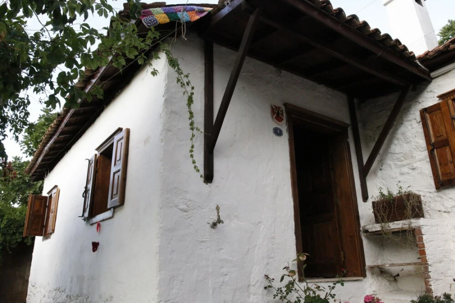 Shiraz Hotel & Restaurant