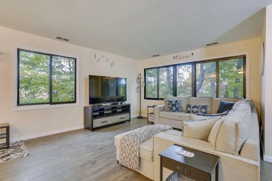 Modern Vernon Township Condo Near Ski & Water Park