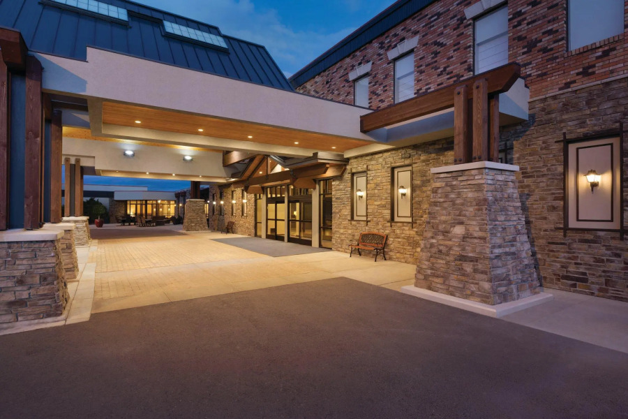 Delta Hotels by Marriott Helena Colonial