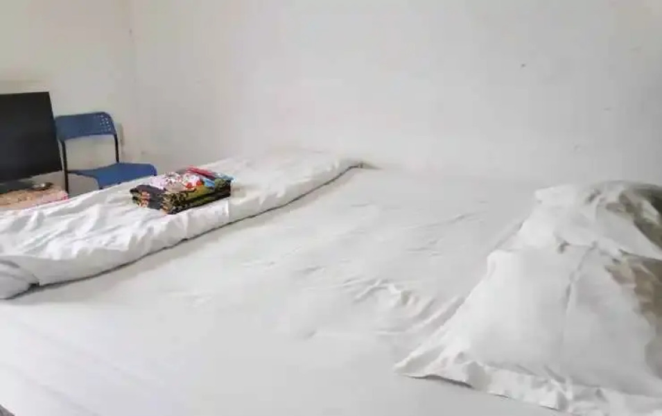 RedDoorz near Pelabuhan Ajibata Parapat