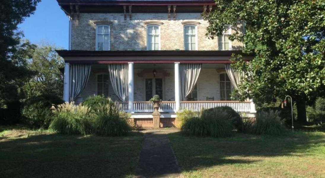 Lackawanna Bed & Breakfast