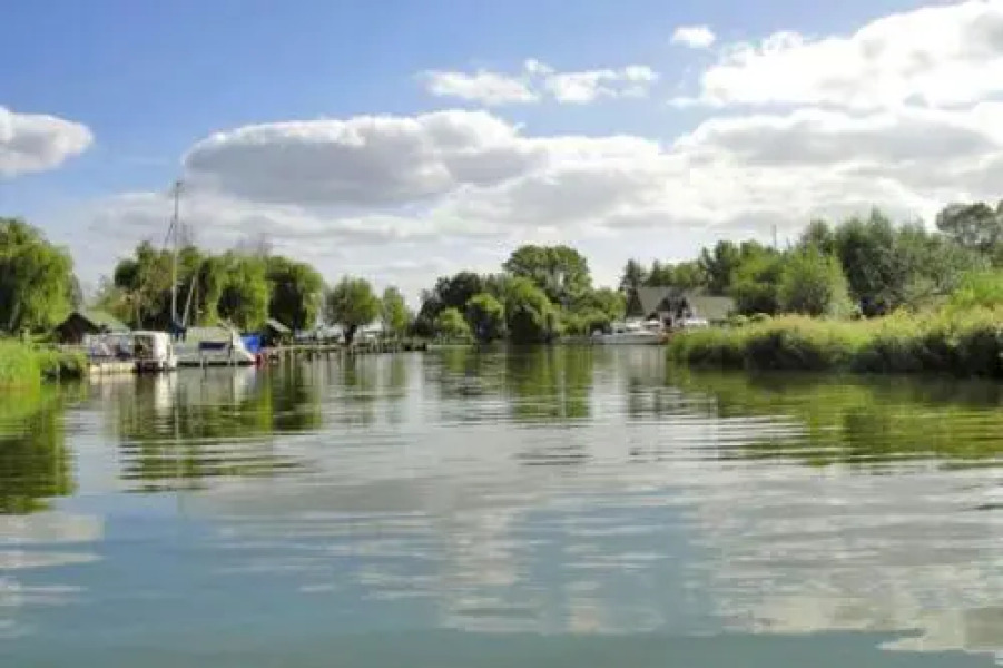 Hausboot _Wassercamper_ SCHW 930