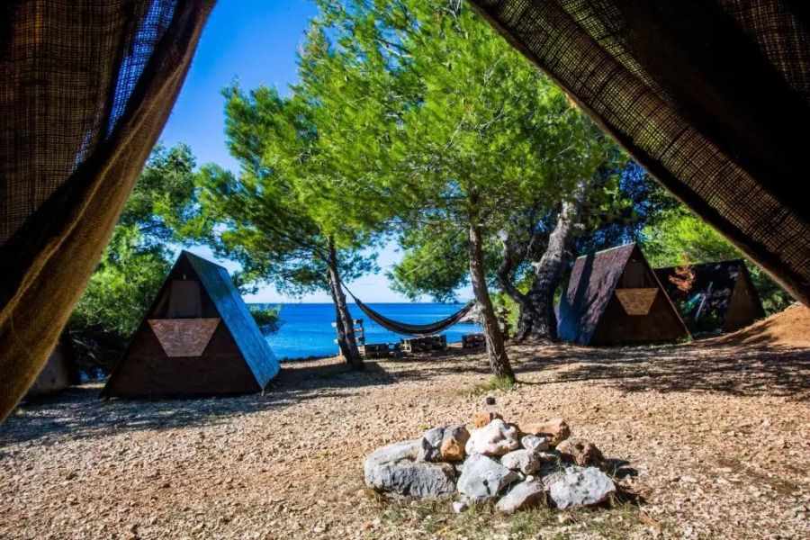 Cast Away - Eco Village