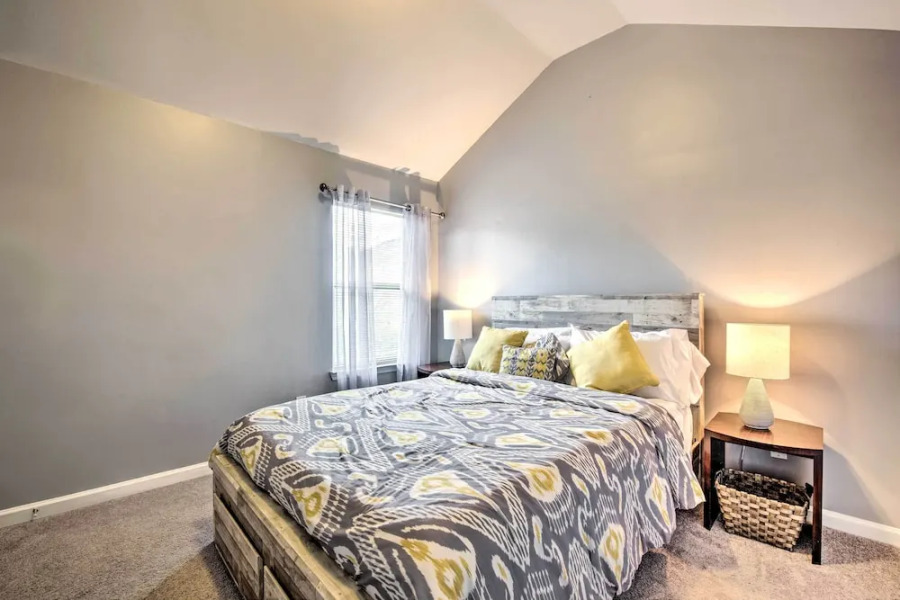 Suburban Atlanta Vacation Home ~ 3 Mi to Airport!