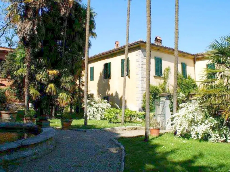Farmhouse in Bacchereto Near Wine Region