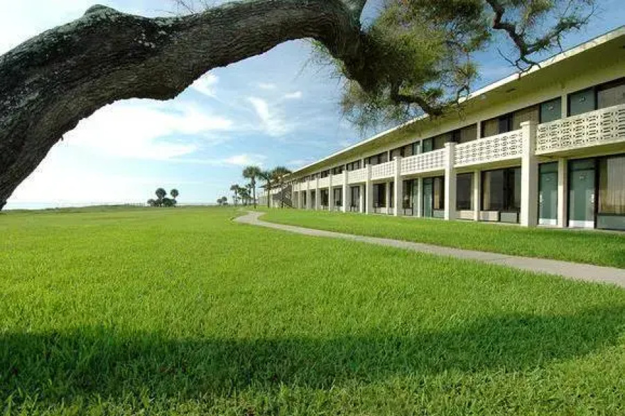 Oceanside Inn & Suites