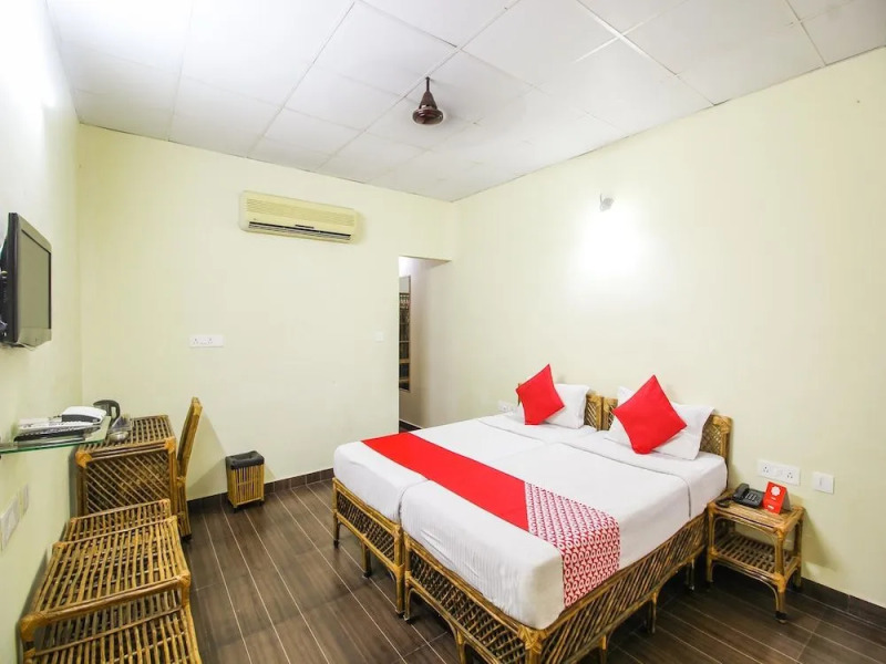 OYO 15708 Sharmada Hidden Nest