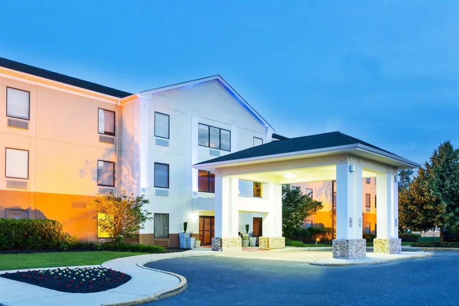 Holiday Inn Express Hotel & Suites Mt. Holly, An Ihg Hotel