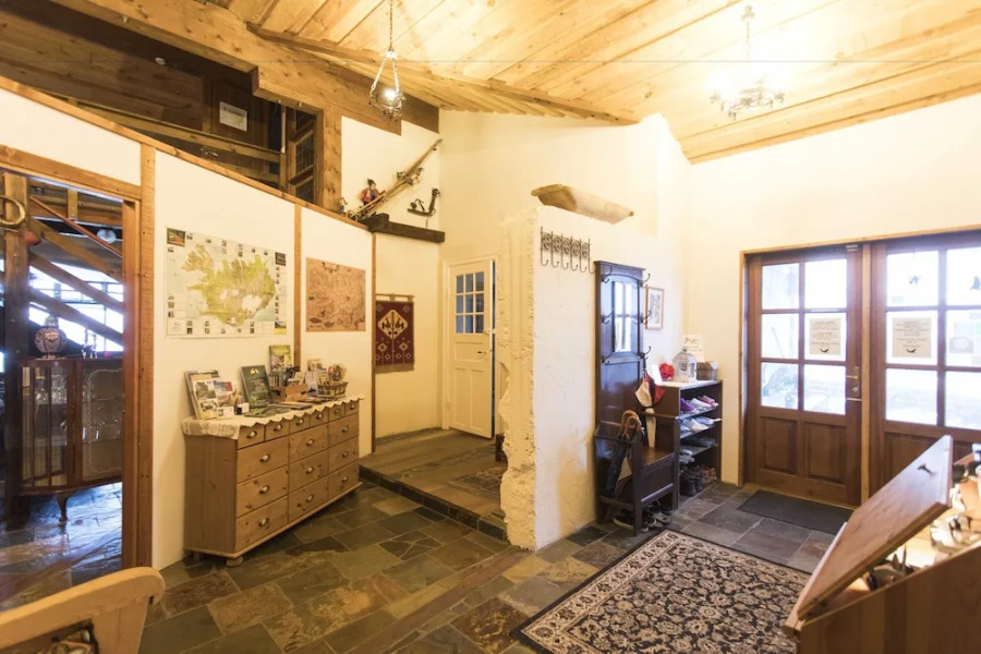 Raven's Bed and Breakfast