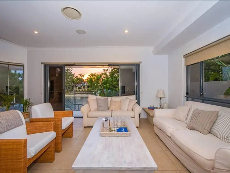 Maureen Waterfront Beach House