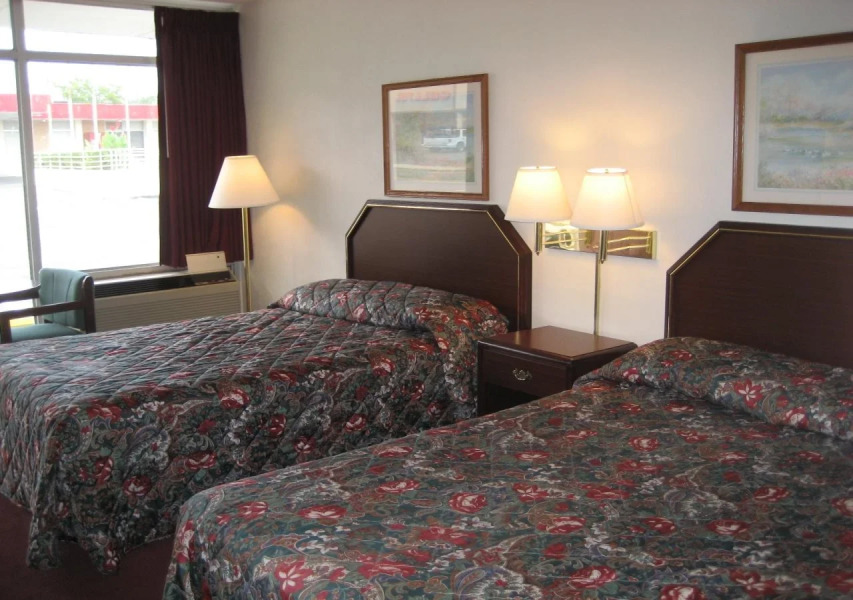 Sands Central Inn Hot Springs