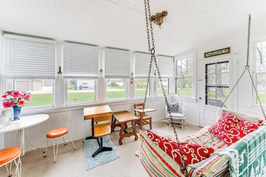 Twin Lakes Cottage: Walk to Elizabeth Lake!