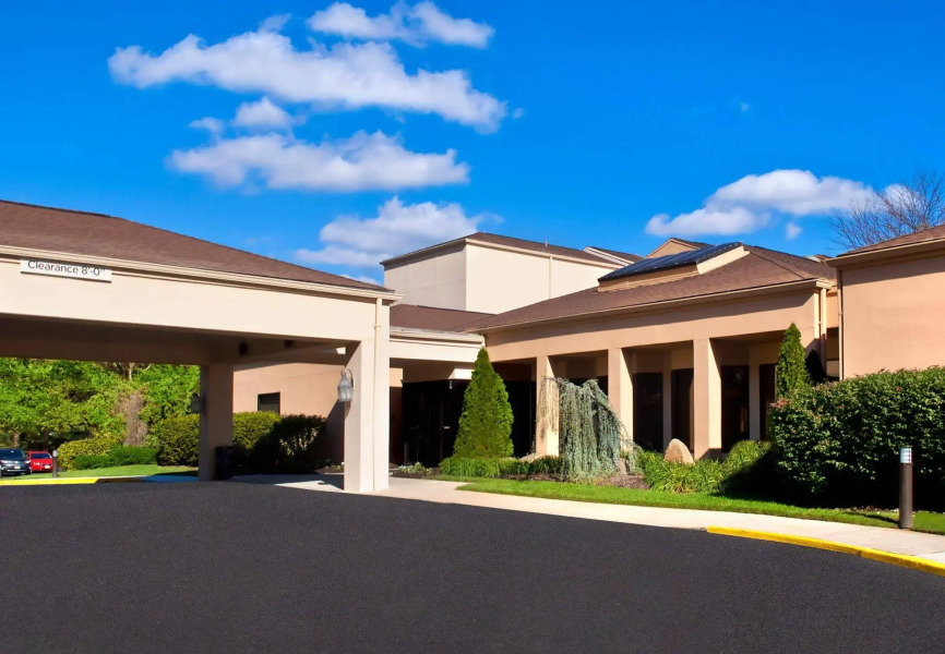 Courtyard by Marriott Lincroft Red Bank