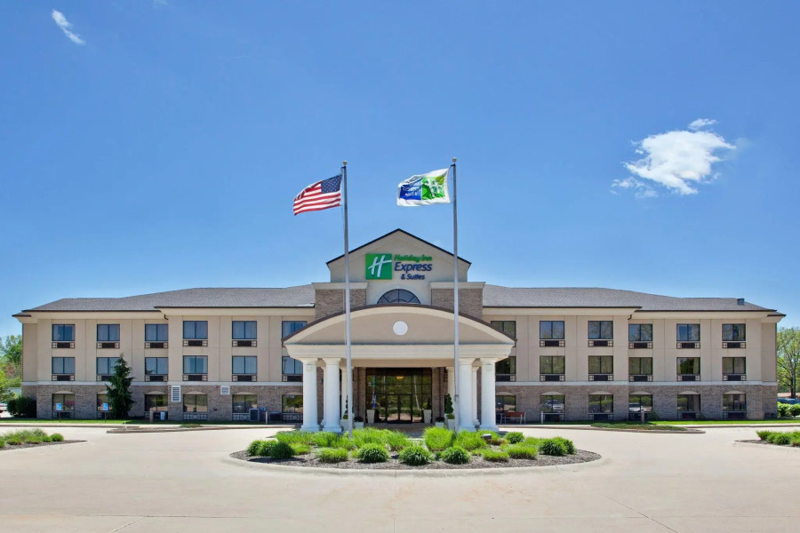 Holiday Inn Express & Suites Wadsworth by IHG