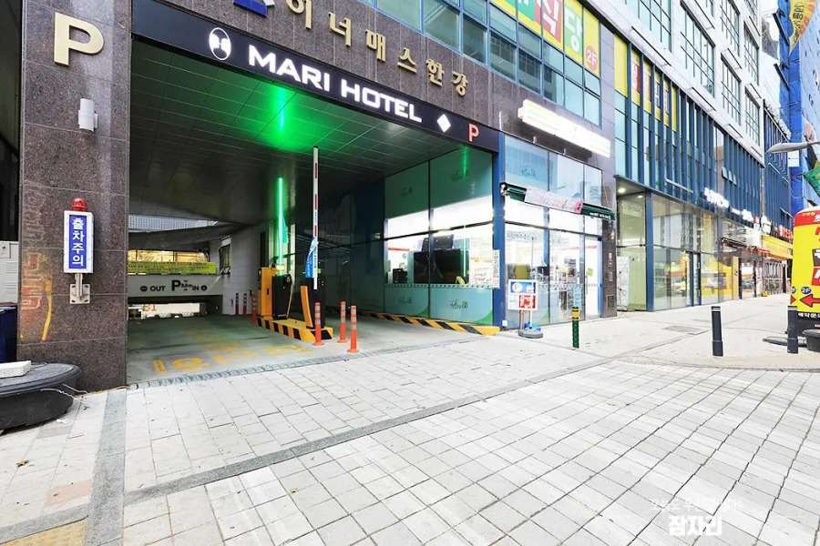 Mari Hotel