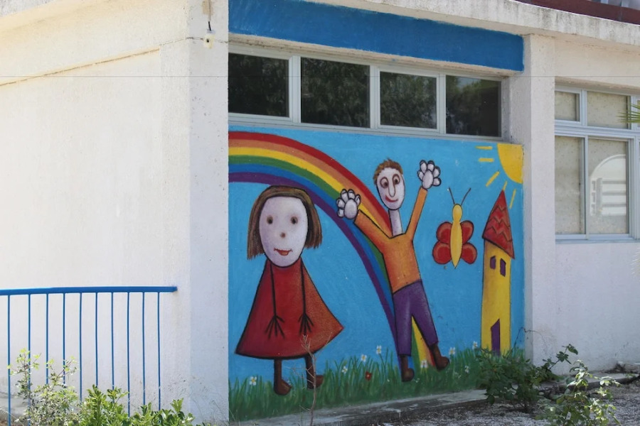 Costas Hostel Action