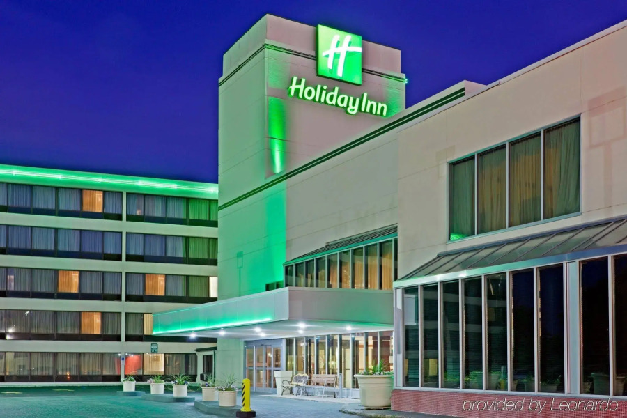 Holiday Inn Totowa Wayne Hotel