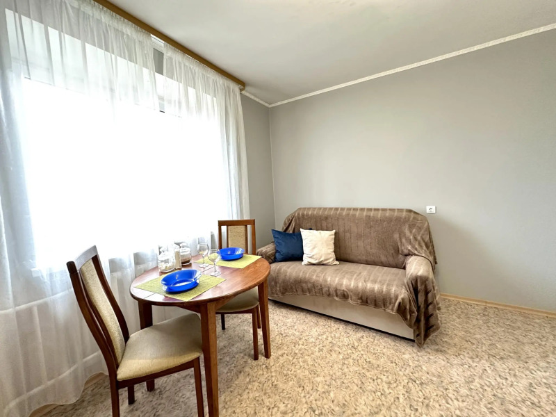 Compass (Компасс) на улице 9 января 164к1