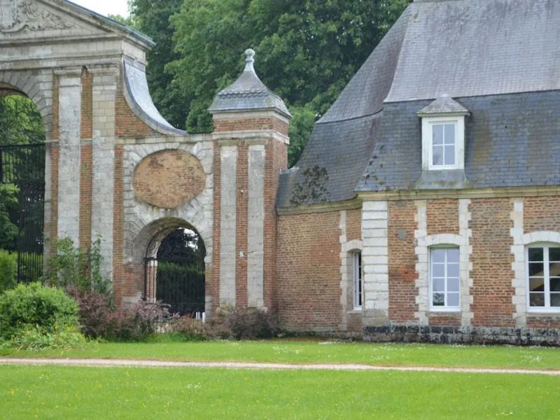Holiday Home in a Historic Building Near Montreuil