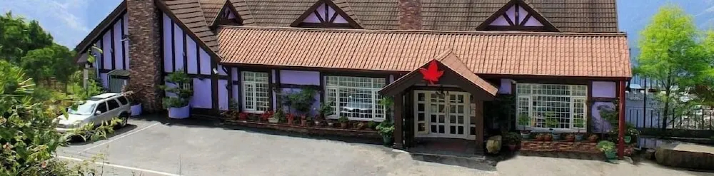 Maple Leaf Holiday Villa