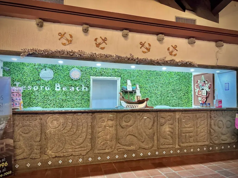 Hotel Tesoro Beach