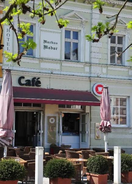 Madar Café Central Melk