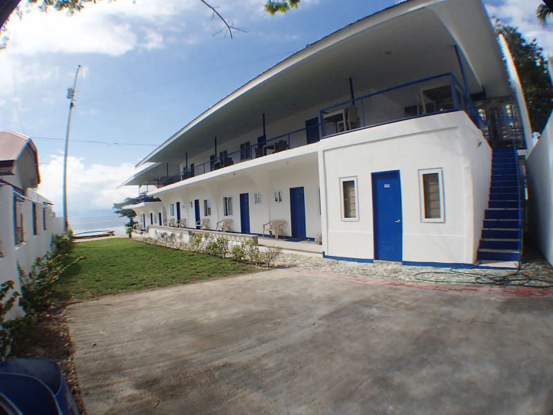 Pescadores Seaview Suites Moalboal