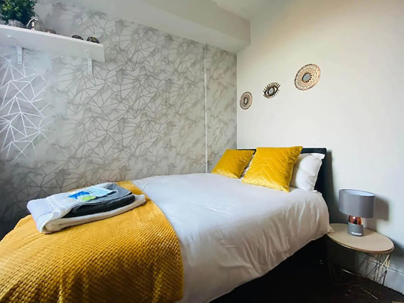 Townhouse @ 110 Etruria Vale Road Stoke