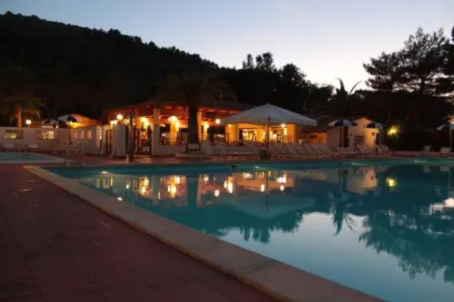 Villaggio Arco Naturale Club