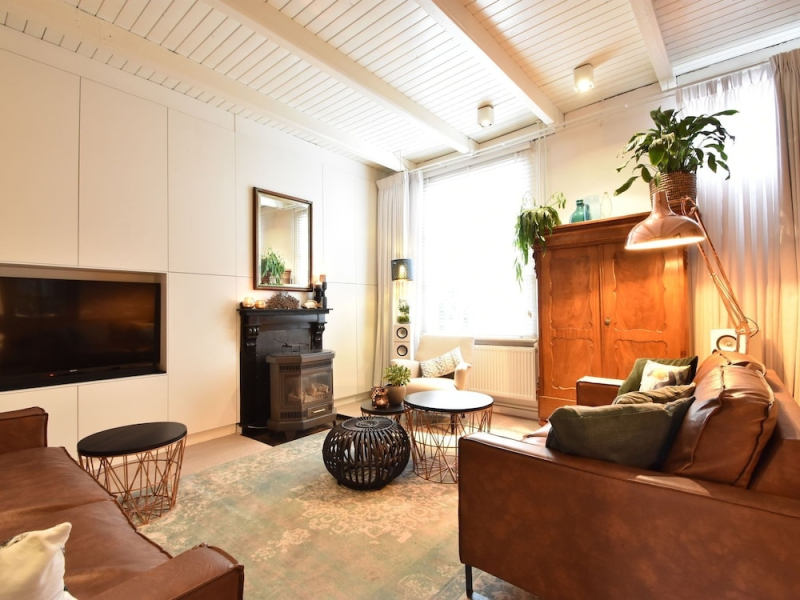 Charming Holiday Home in Brouwershaven With Garden and BBQ