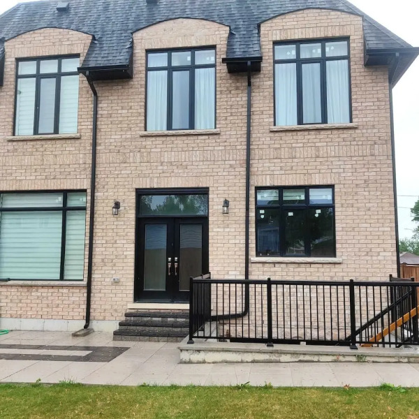 Brand New Walk Out Bsmt Apt Near Beach