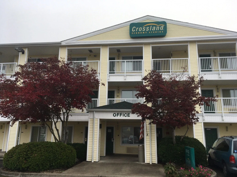 HomeTowne Studios Tacoma - Hosmer