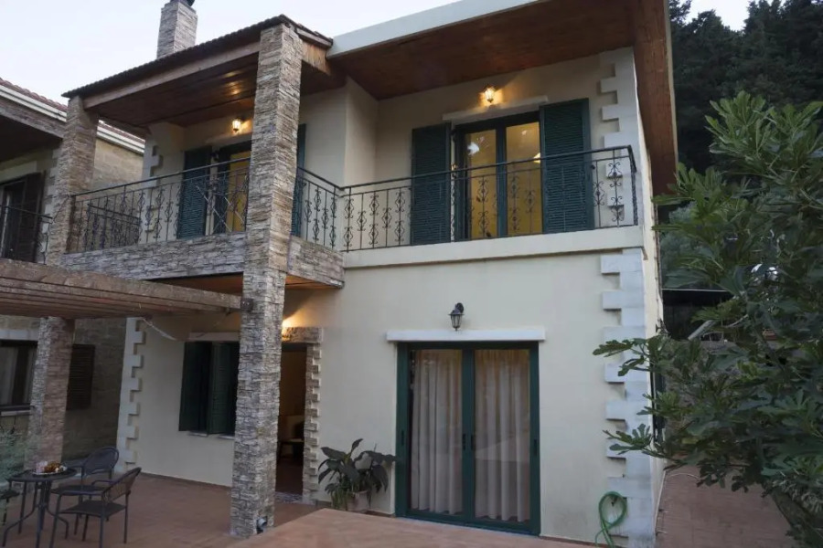 Elia Maisonette Therissos