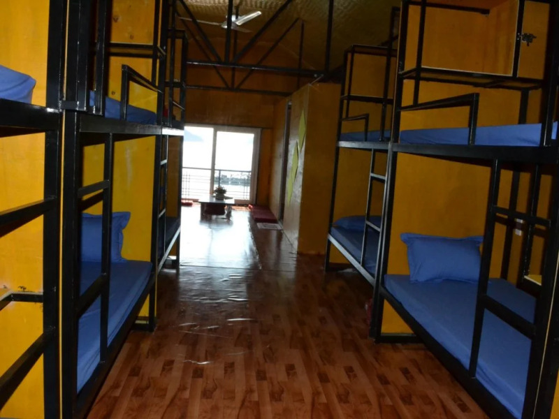 Le Pont Bungalow Hostel