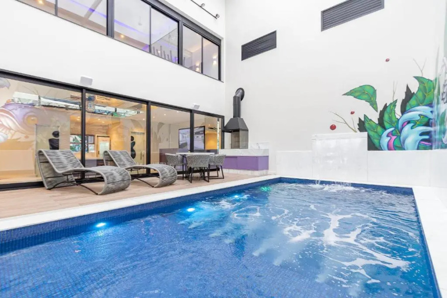 Poeme Motel by Drops