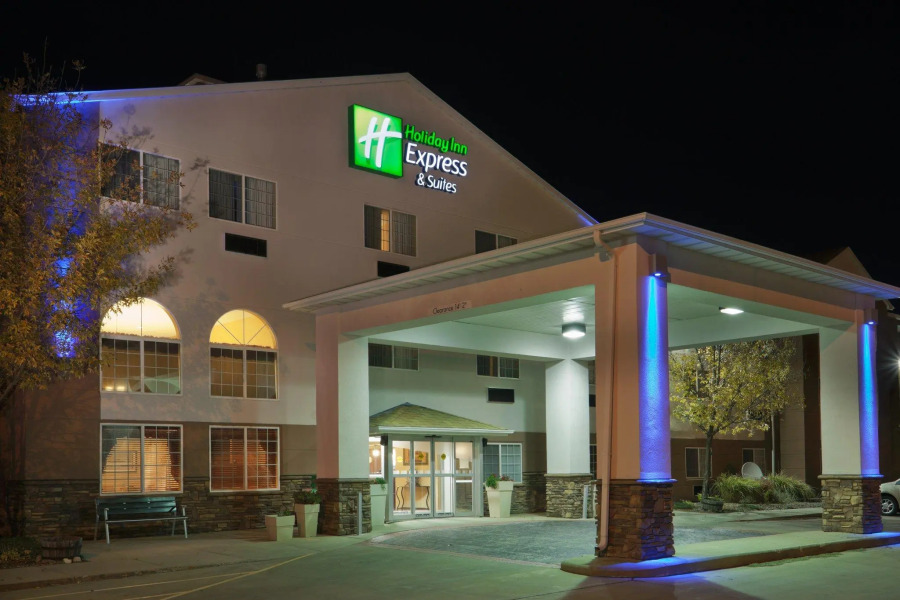 Holiday Inn Express & Suites Fort Pierre by IHG
