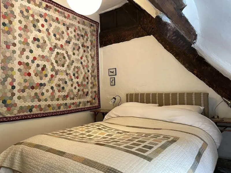 15th Century 3 Bedroom Cottage & Delightful Garden