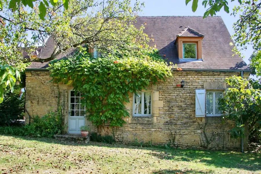 House With 2 Bedrooms in Saint Amand de Coly, With Pool Access, Furnis