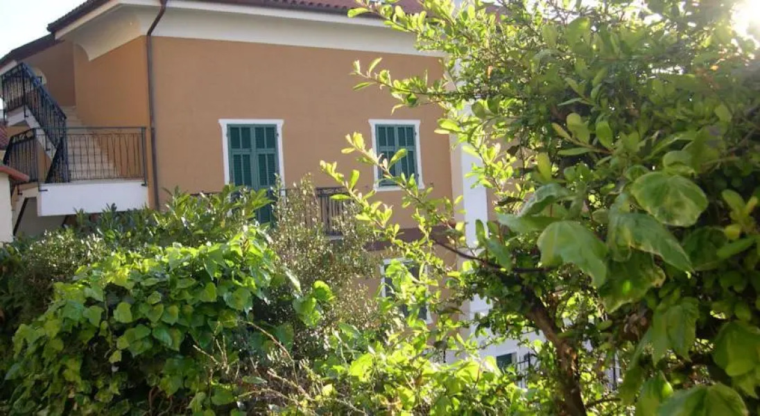 LES BIJOUX Apartments