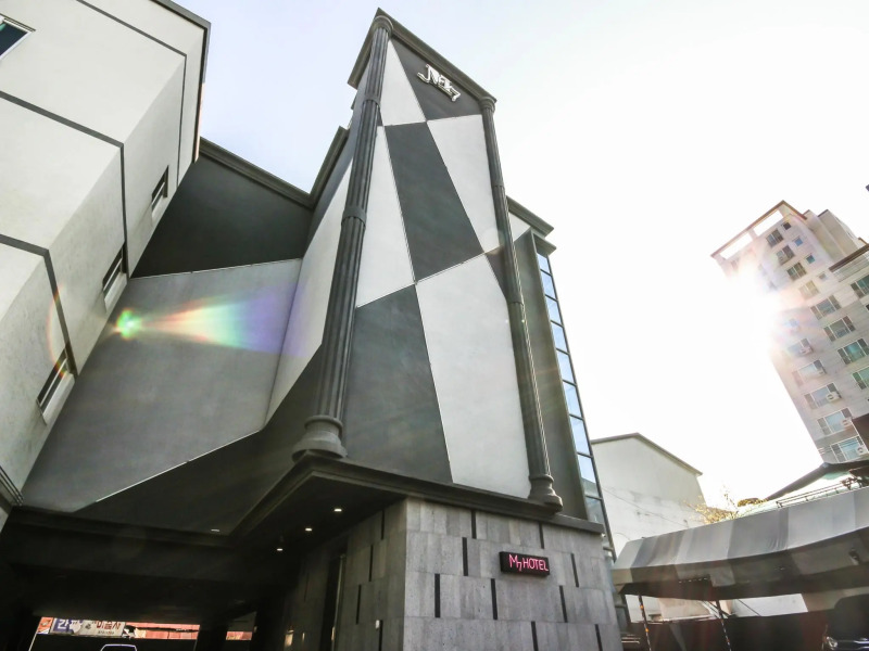 M7 Business Hotel