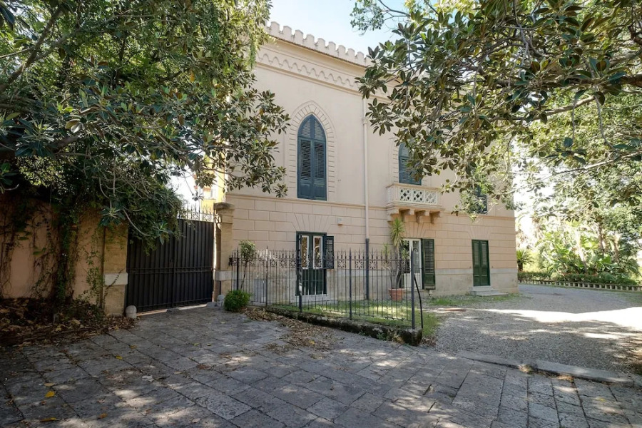 Suitelowcost Villa Bagheria