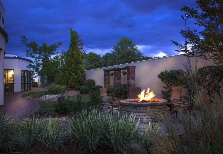 Courtyard by Marriott Greensboro Airport