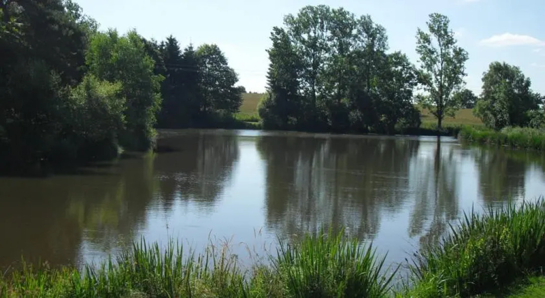 Acorn Lake Fishing and Caravans