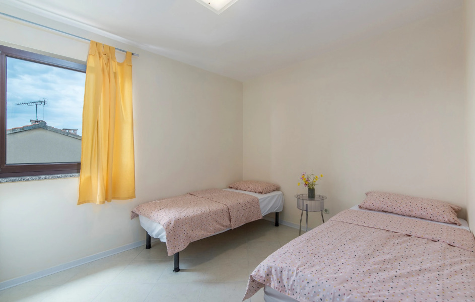 Spacious 3BDR Sea View Apartment next to the Beach