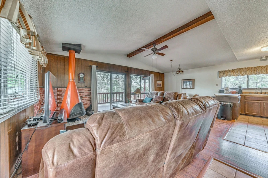 'Double D Cabin' W/ Deck, 4 Mi To Grindstone Lake!