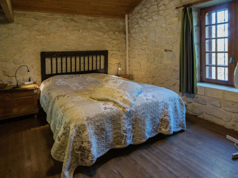 Beautiful Holiday Home in Mauroux With Swimming Pool