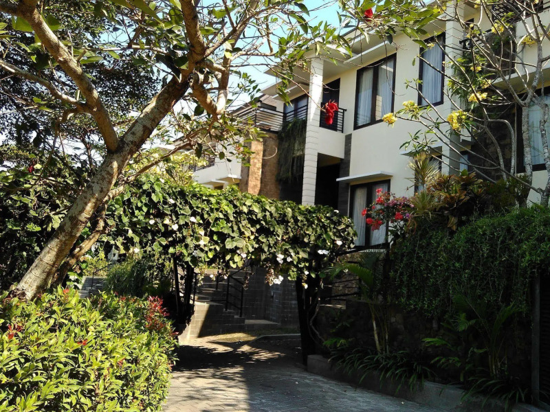 DenBukit Residence and Suite