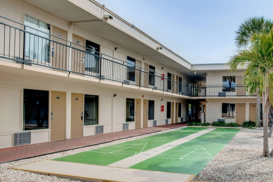 Super 8 by Wyndham St. Petersburg